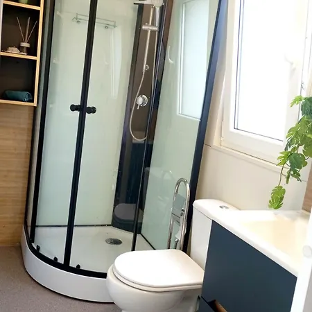 Mobile House & Whirlpool