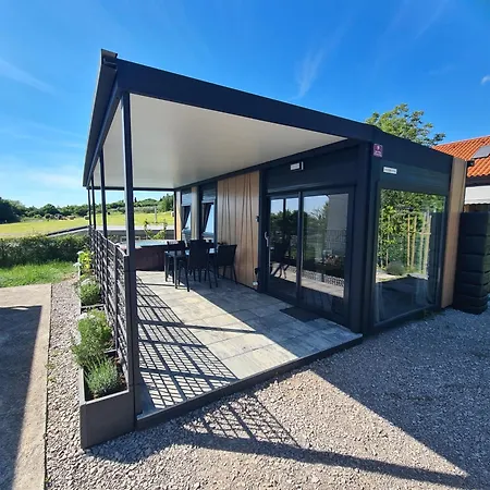 Mobile House & Whirlpool *