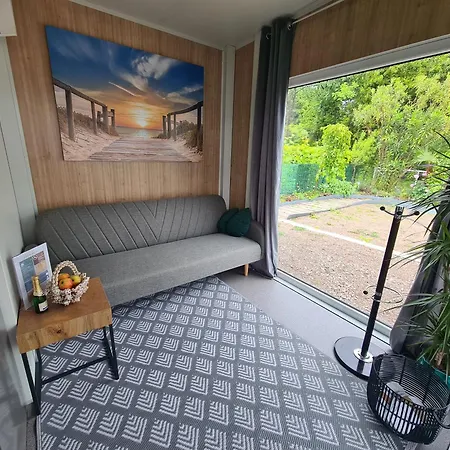 Apartment Mobile House & Whirlpool *