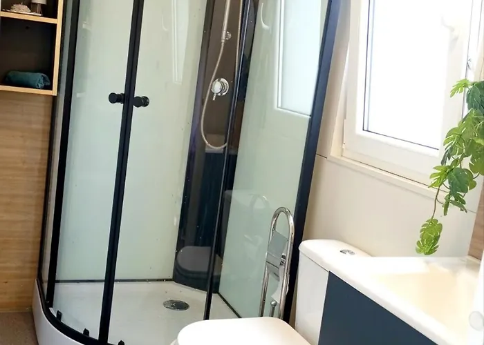 Mobile House & Whirlpool